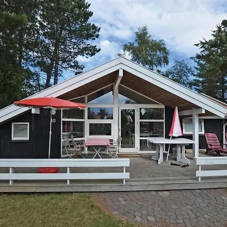 Beach Front Home In Otterup With Sauna オテルプ