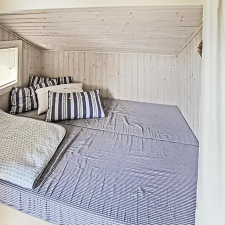 Beach Front Home In Otterup With Sauna 別荘