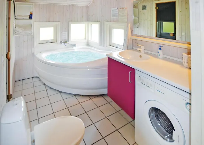 Feriehus With Sauna 303 *